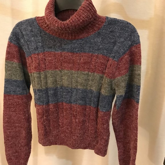 Fall-Colored Turtleneck Sweater in Burgundy, Olive Green, and Blue - Picture 1 of 3